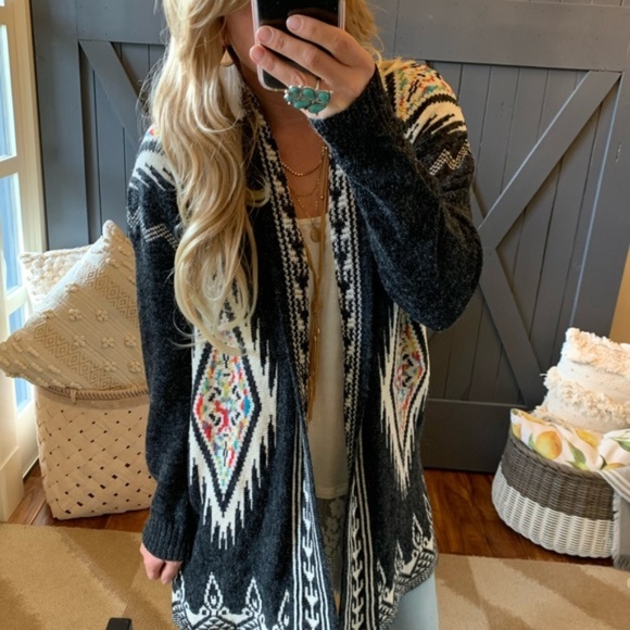 New Native Print Cowichan Blanket Cardigan Sweater - Picture 5 of 7